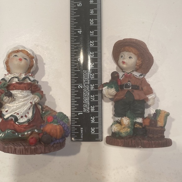 NWOT Set of 4 Heavy Resin Thanksgiving Figurines - Picture 3 of 7